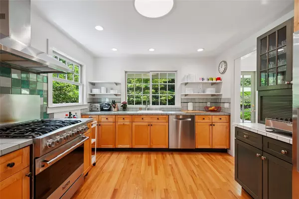 Southampton, NY 11968,6 Randall RD