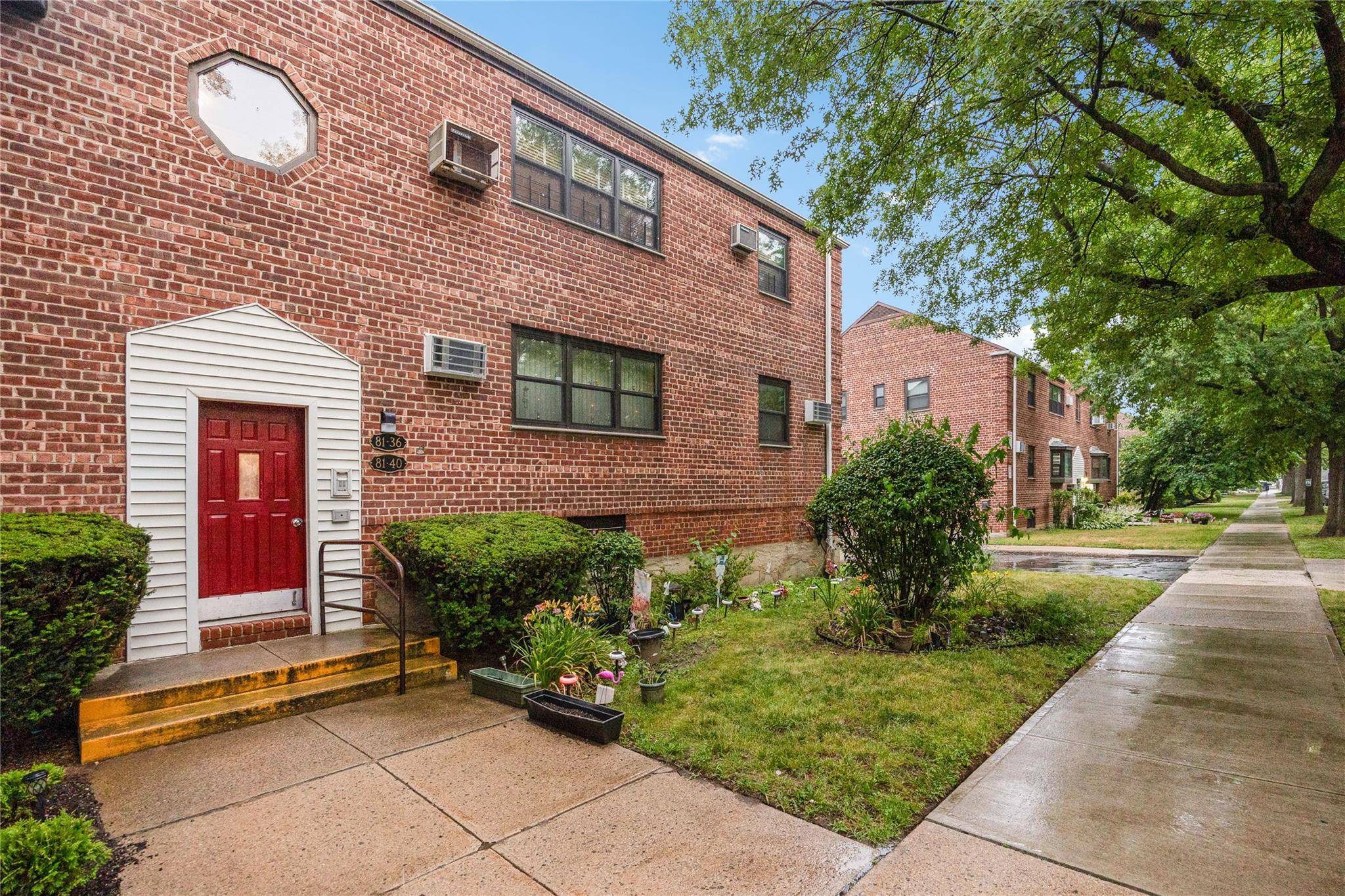 Howard Beach, NY 11414,8136 156th AVE #241