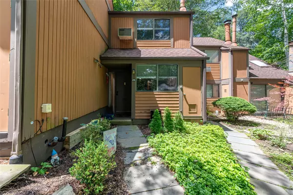 Dobbs Ferry, NY 10522,26 Round Hill RD