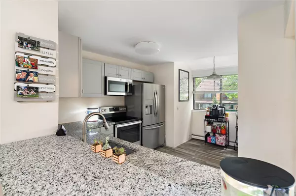 Dobbs Ferry, NY 10522,26 Round Hill RD