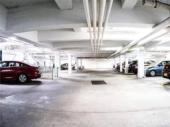 Lynbrook, NY 11563,504 Merrick rd RD #4A