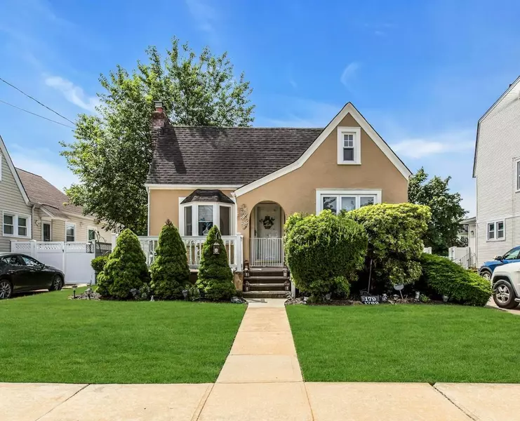 179 Commonwealth AVE, Merrick, NY 11566