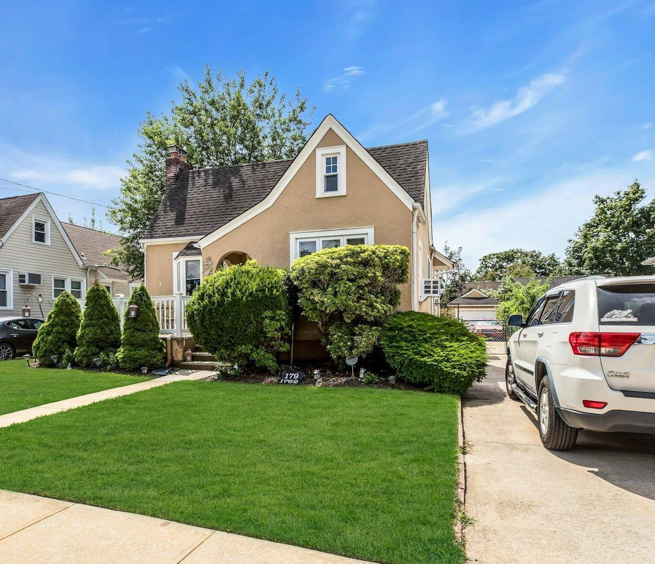 Merrick, NY 11566,179 Commonwealth AVE