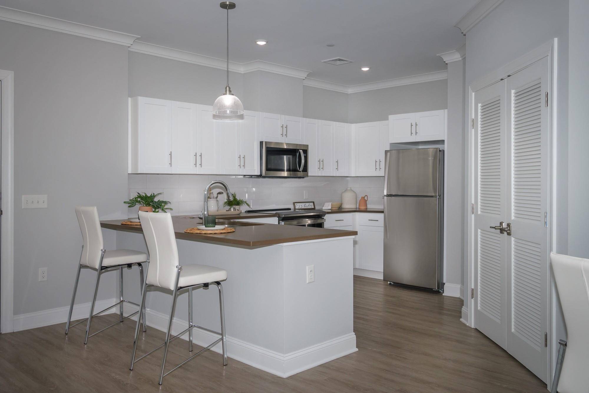 Lindenhurst, NY 11757,2090 E Hoffman AVE #290