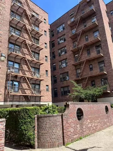 136-30 Sanford AVE #5L, Flushing, NY 11355