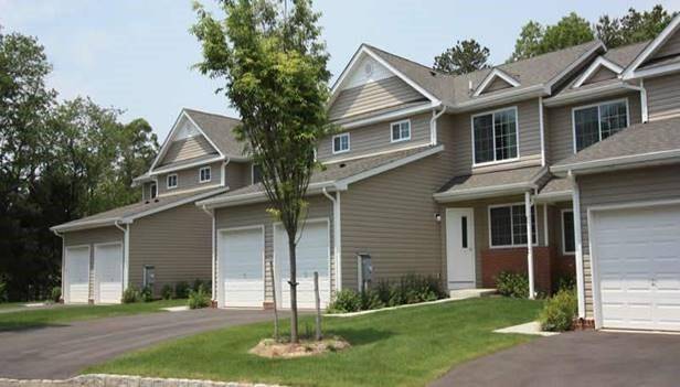 30 Stevens PL #30, Coram, NY 11727