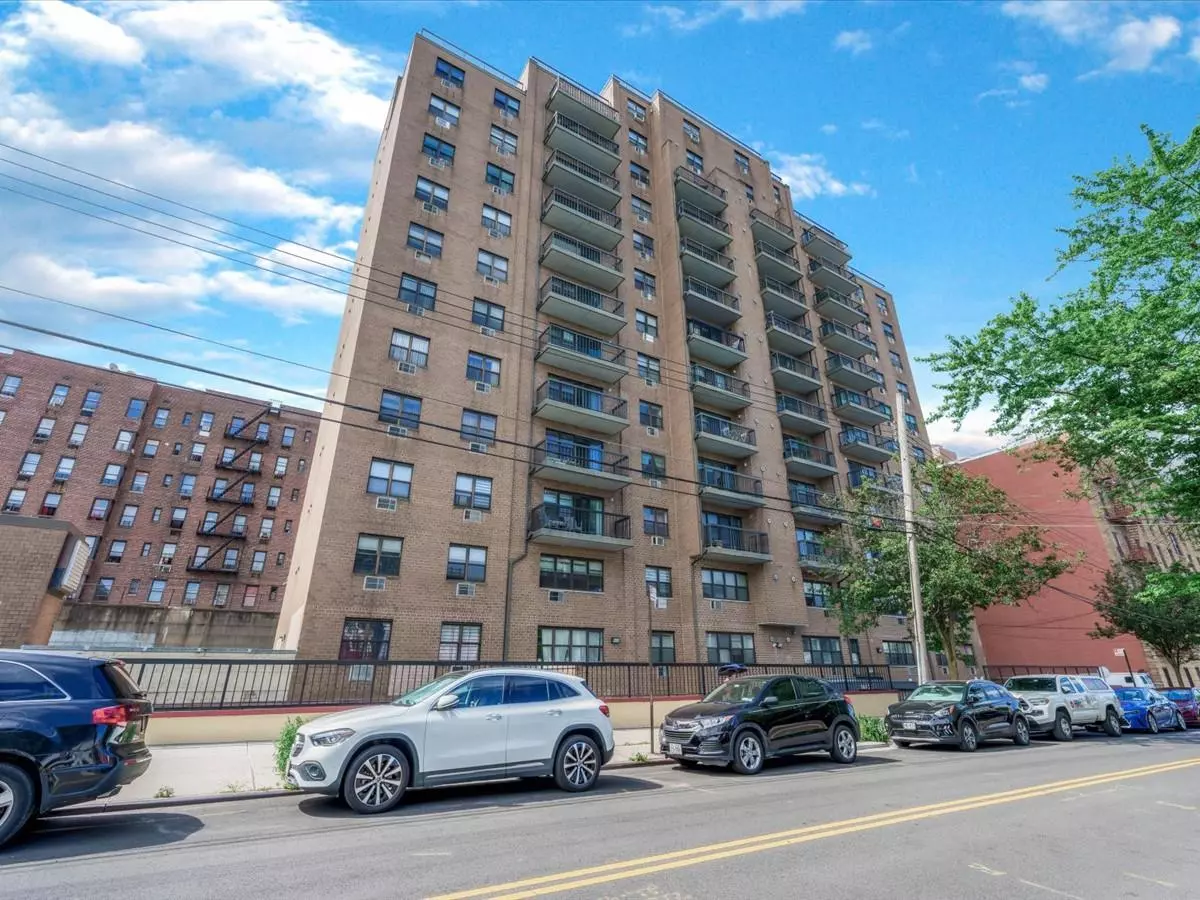 Flushing, NY 11354,147-20 35th AVE #9G