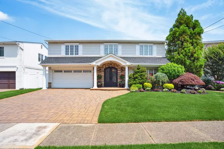 3411 Hewlett AVE, Merrick, NY 11566