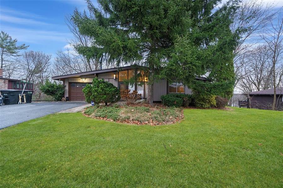 15 Gerardine PL, New City, NY 10956