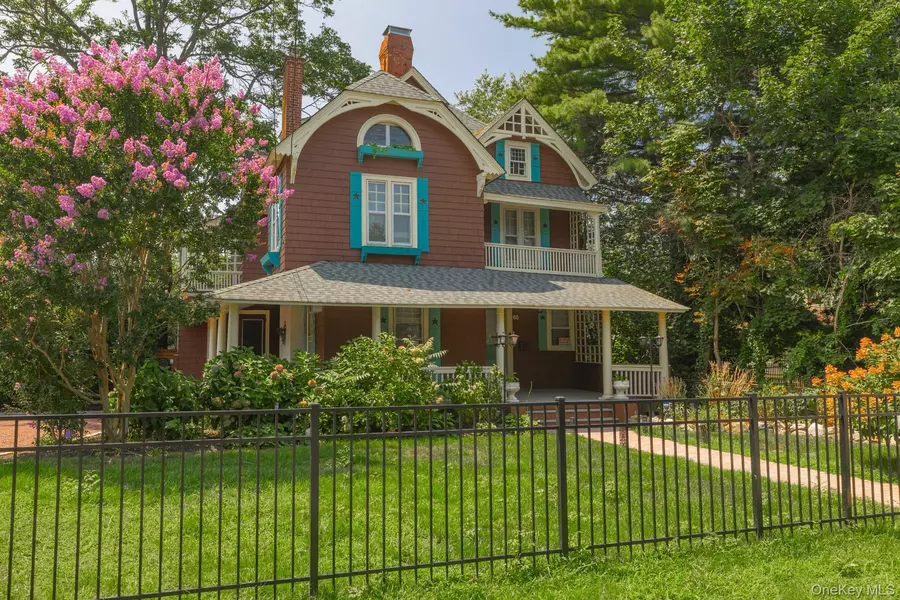 80 Ocean AVE, Bay Shore, NY 11706