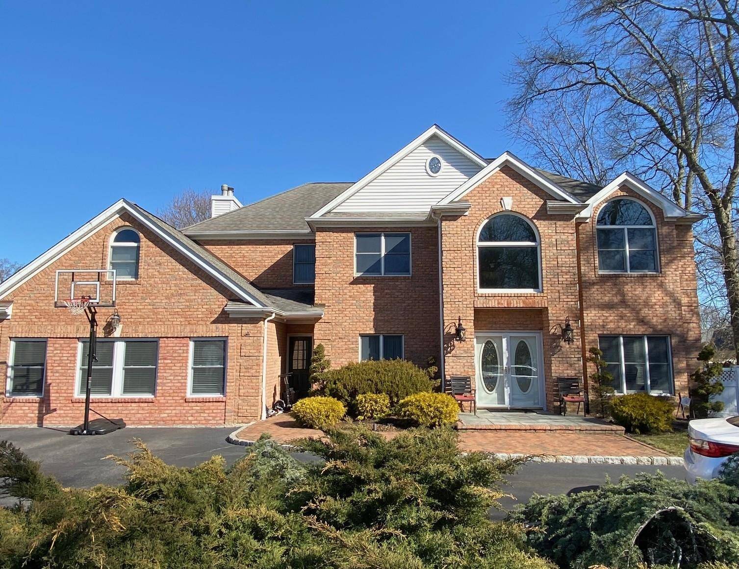 West Islip, NY 11795,31 Constance CT