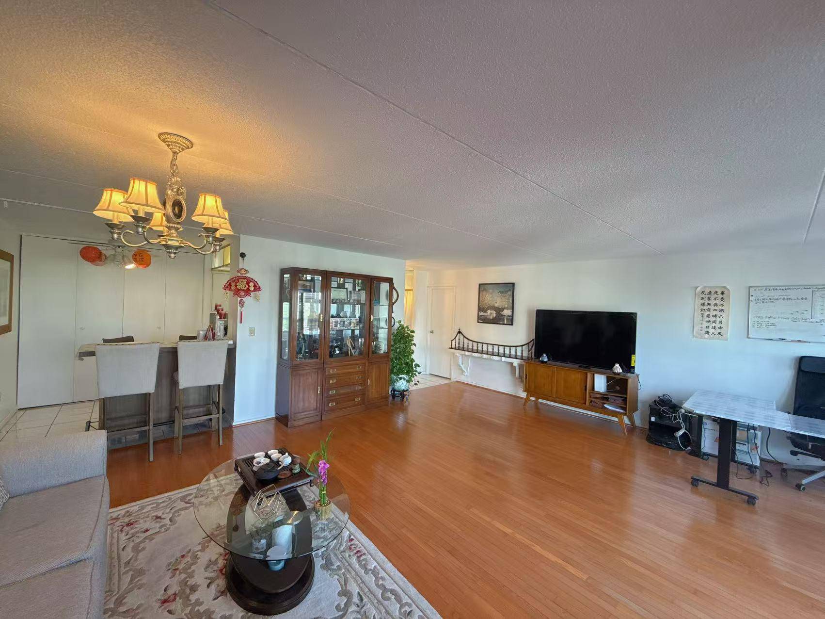 Hartsdale, NY 10530,100 High Point DR #501