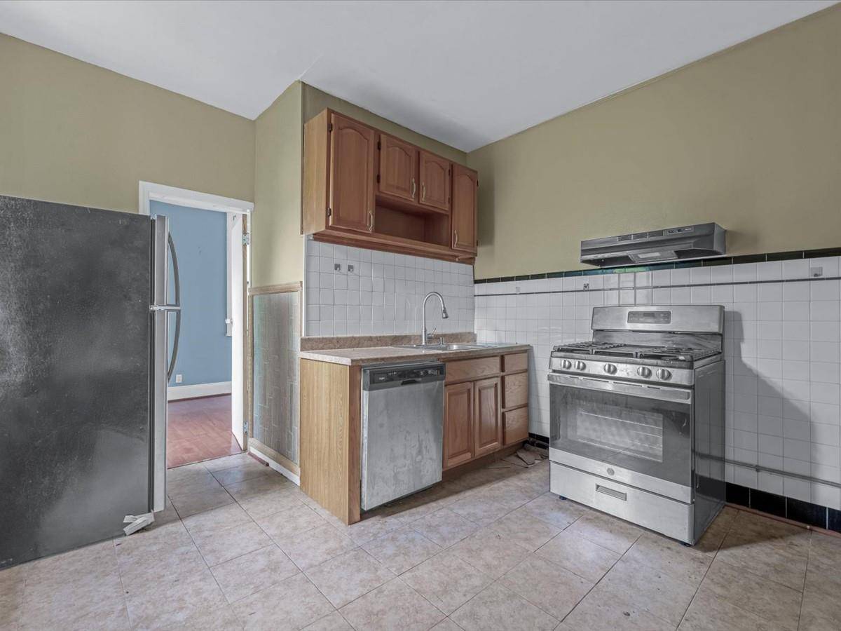 Brooklyn, NY 11207,1018 Halsey ST #HSE