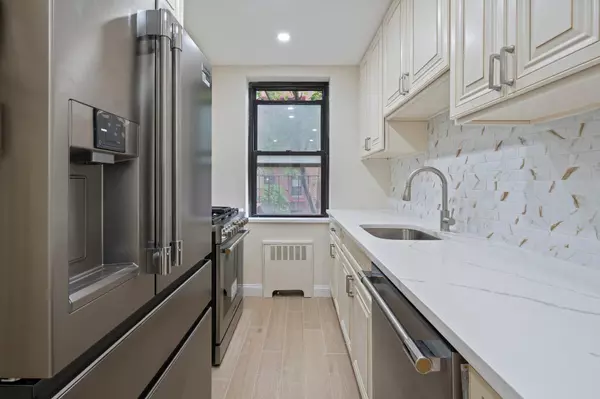 East Elmhurst, NY 11369,32-40 89th Street #209