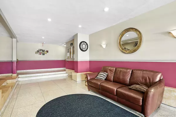 Yonkers, NY 10710,1853 Central Park AVE #3E