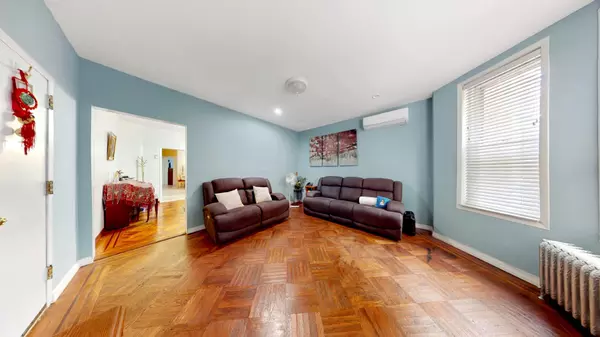 Astoria, NY 11103,32-87 38th ST