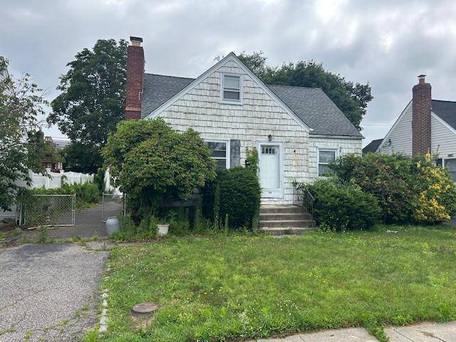 108 Lido Pkwy, Lindenhurst, NY 11757