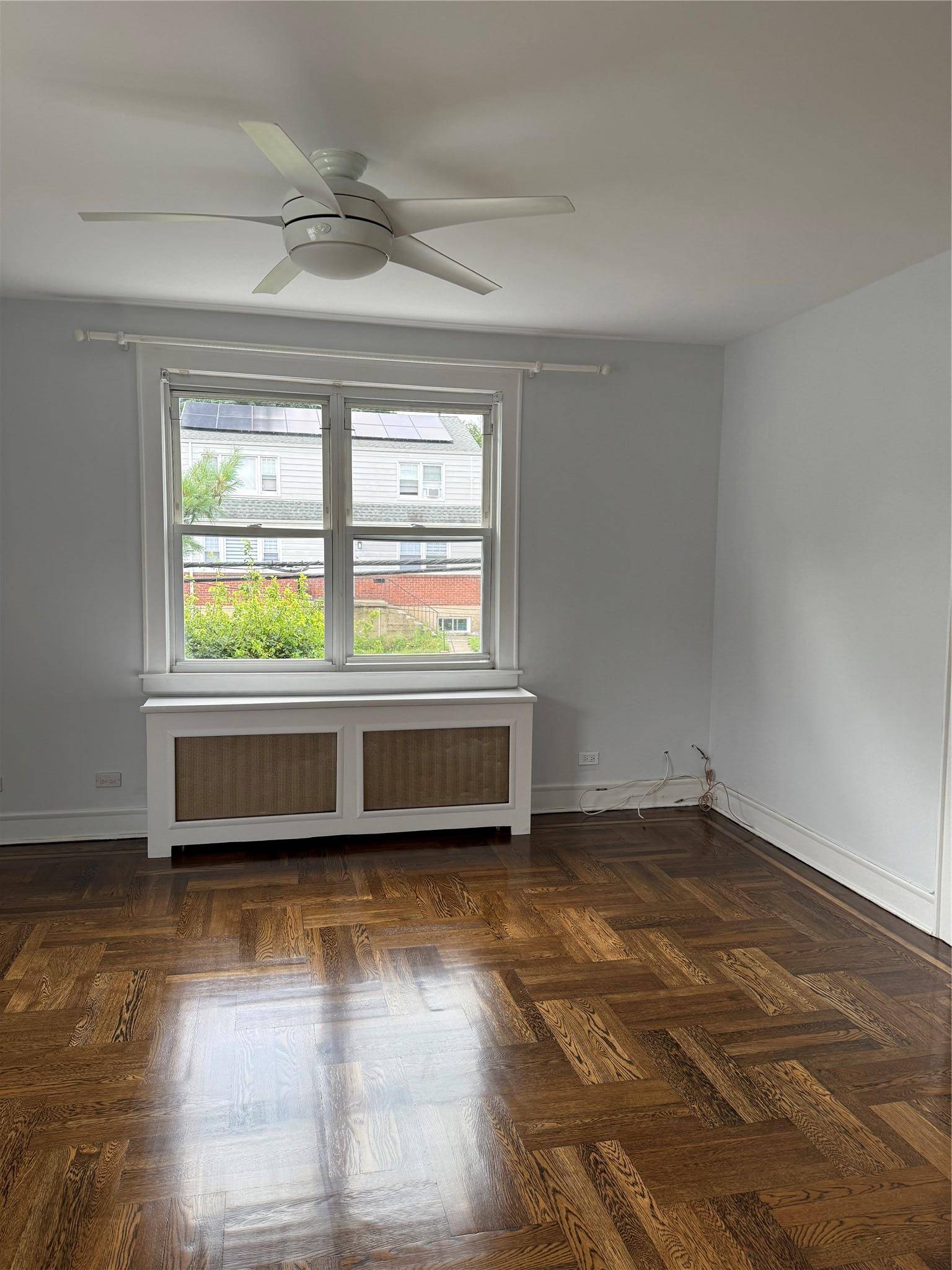 Yonkers, NY 10703,109 Greenvale AVE