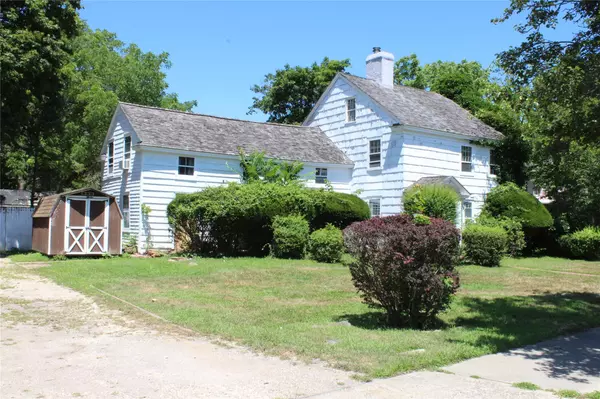 East Moriches, NY 11940,453 Montauk HWY