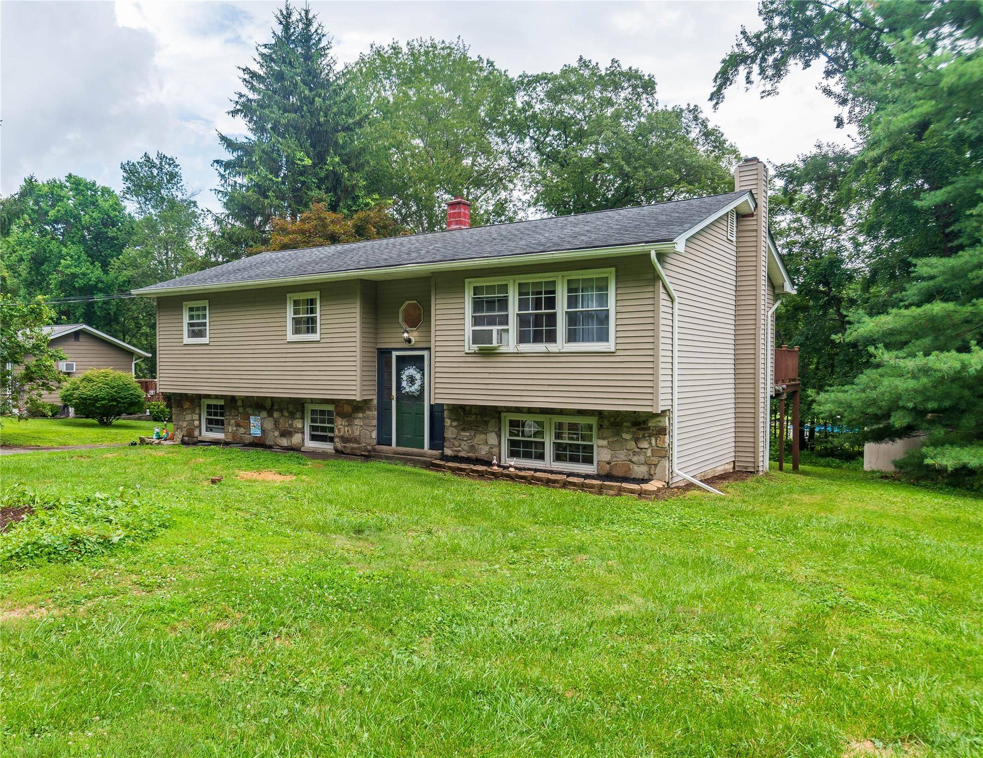 Wallkill, NY 12589,15 Kings DR