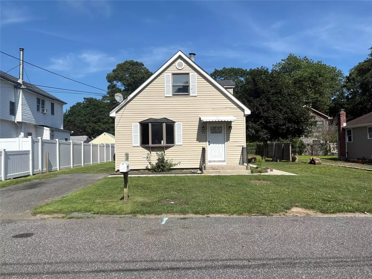 Mastic Beach, NY 11951,99 Lynbrook DR