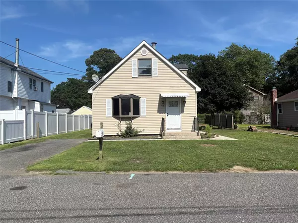 Mastic Beach, NY 11951,99 Lynbrook DR
