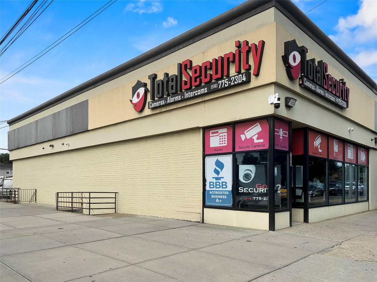West Hempstead, NY 11552,188-206 Hempstead TPKE #206