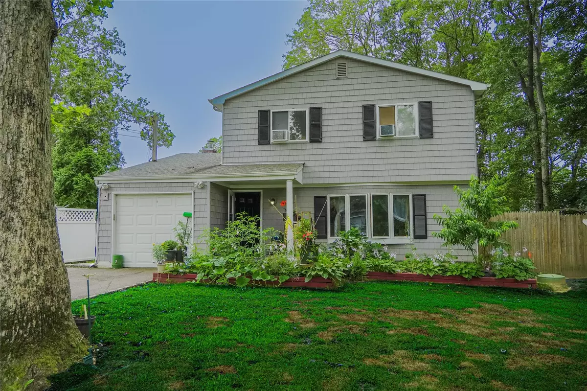 Mastic, NY 11950,172 Hampton AVE
