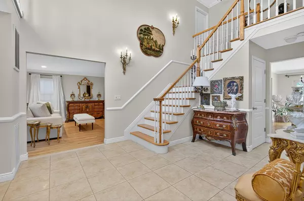 Glen Cove, NY 11542,2 Gail TER