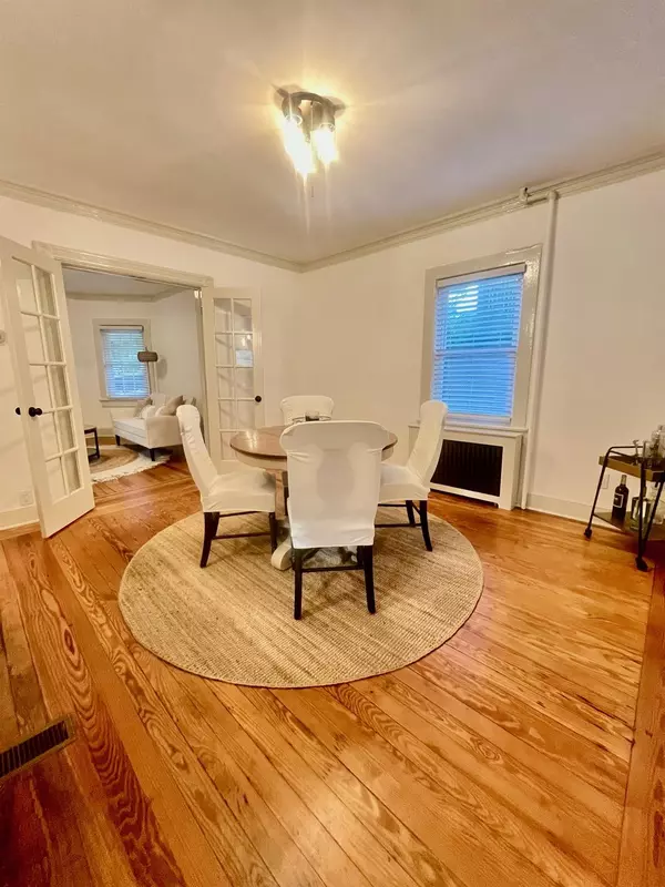 Oyster Bay, NY 11771,18 Pine DR