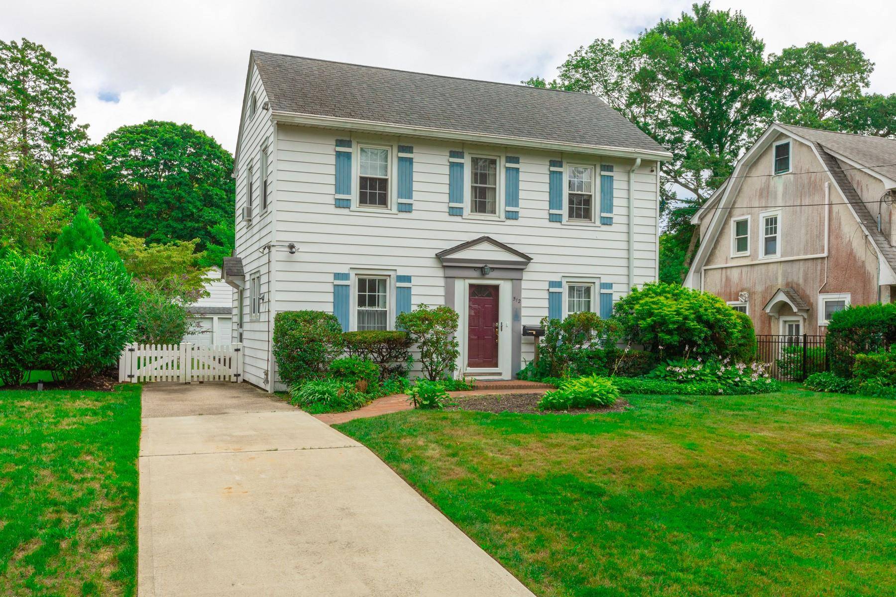 Brightwaters, NY 11718,512 Manatuck BLVD