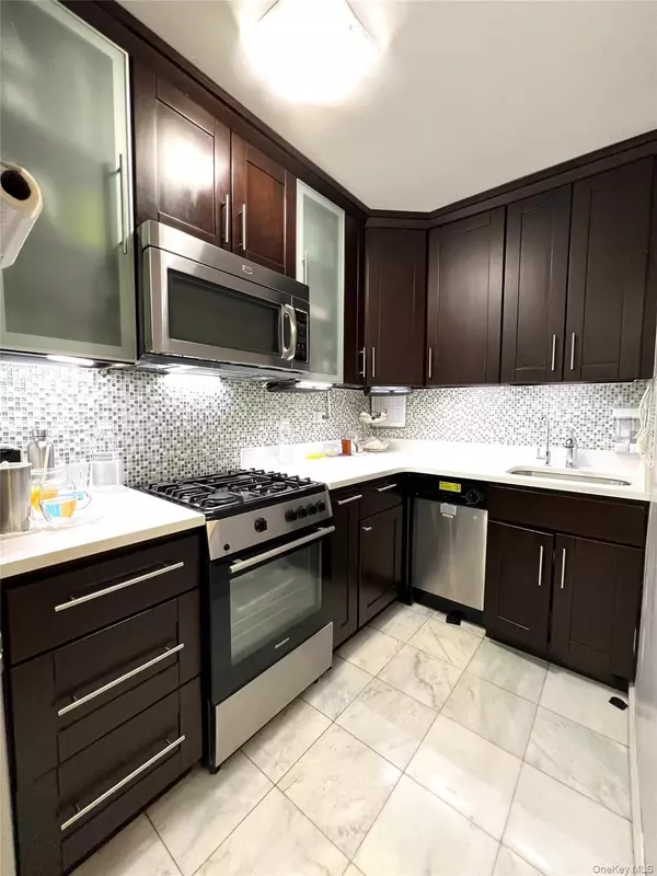 Flushing, NY 11355,42-65 Kissena BLVD ##130