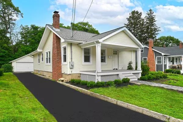 Huntington, NY 11743,65 Willow AVE