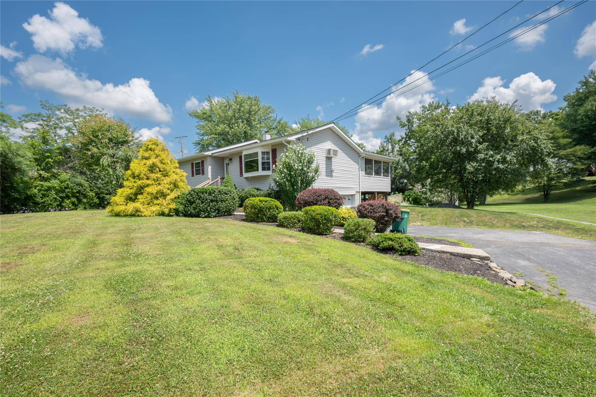 Hyde Park, NY 12601,34 Windmill RD