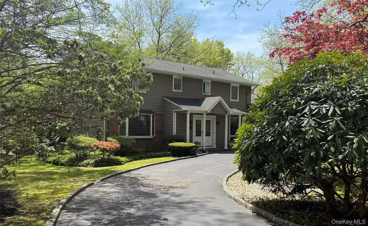 Dix Hills, NY 11746,8 Lisa Drive