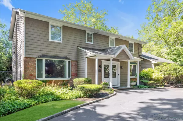 Dix Hills, NY 11746,8 Lisa Drive