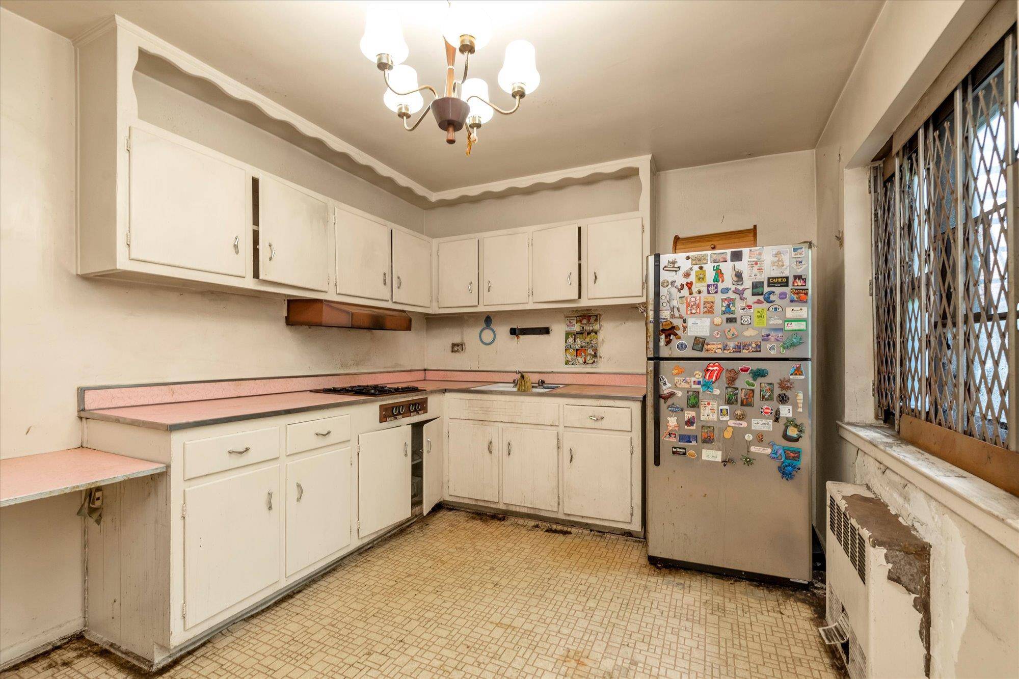 Flushing, NY 11354,31-30 138 ST #2D