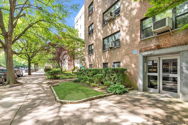 31-30 138 ST #2D, Flushing, NY 11354