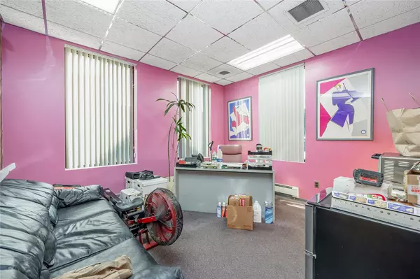 Farmingdale, NY 11735,454-464 Fulton ST