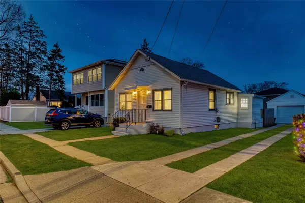 Bellmore, NY 11710,15 Jefferson AVE