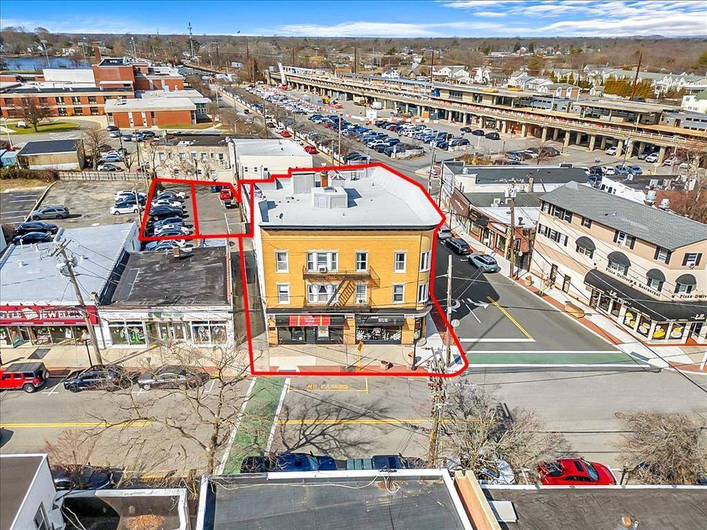 Babylon, NY 11702,240 Deer Park AVE