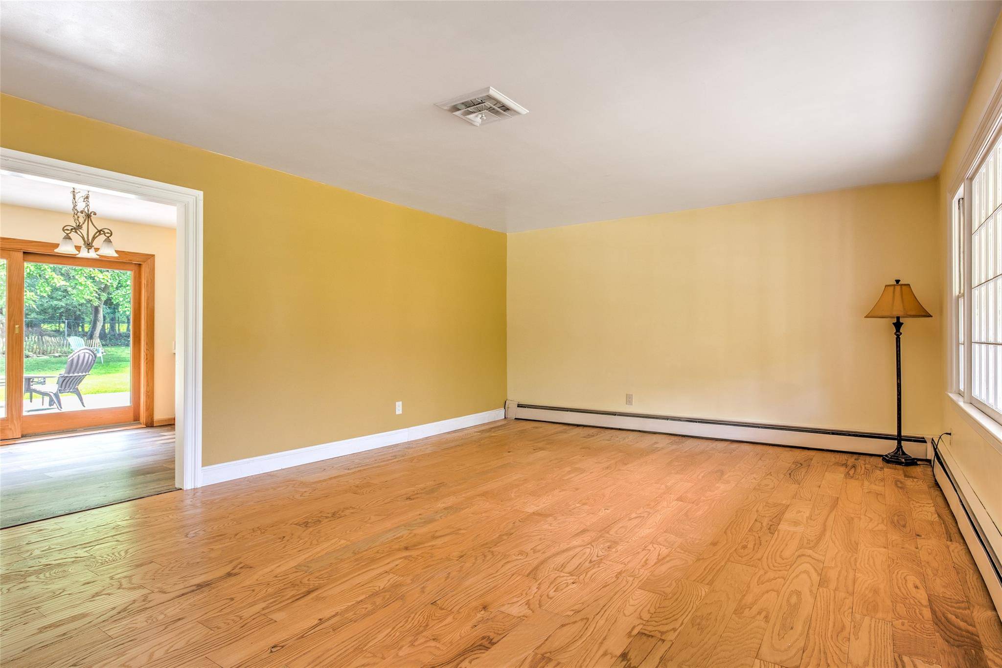 Stony Brook, NY 11790,51 Hastings DR