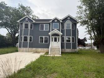 214 Forest Rd, Mastic Beach, NY 11951