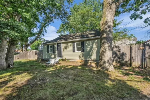 North Babylon, NY 11703,69 Commack RD