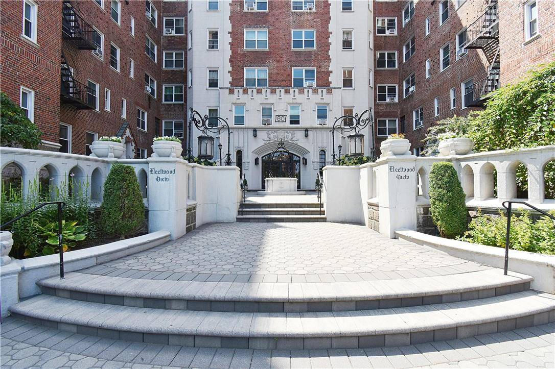 60 W Broad ST #1L, Fleetwood, NY 10552