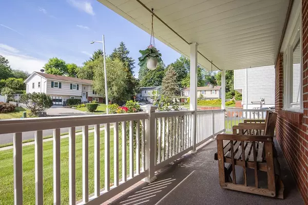 Garnerville, NY 10923,22 Rowan DR