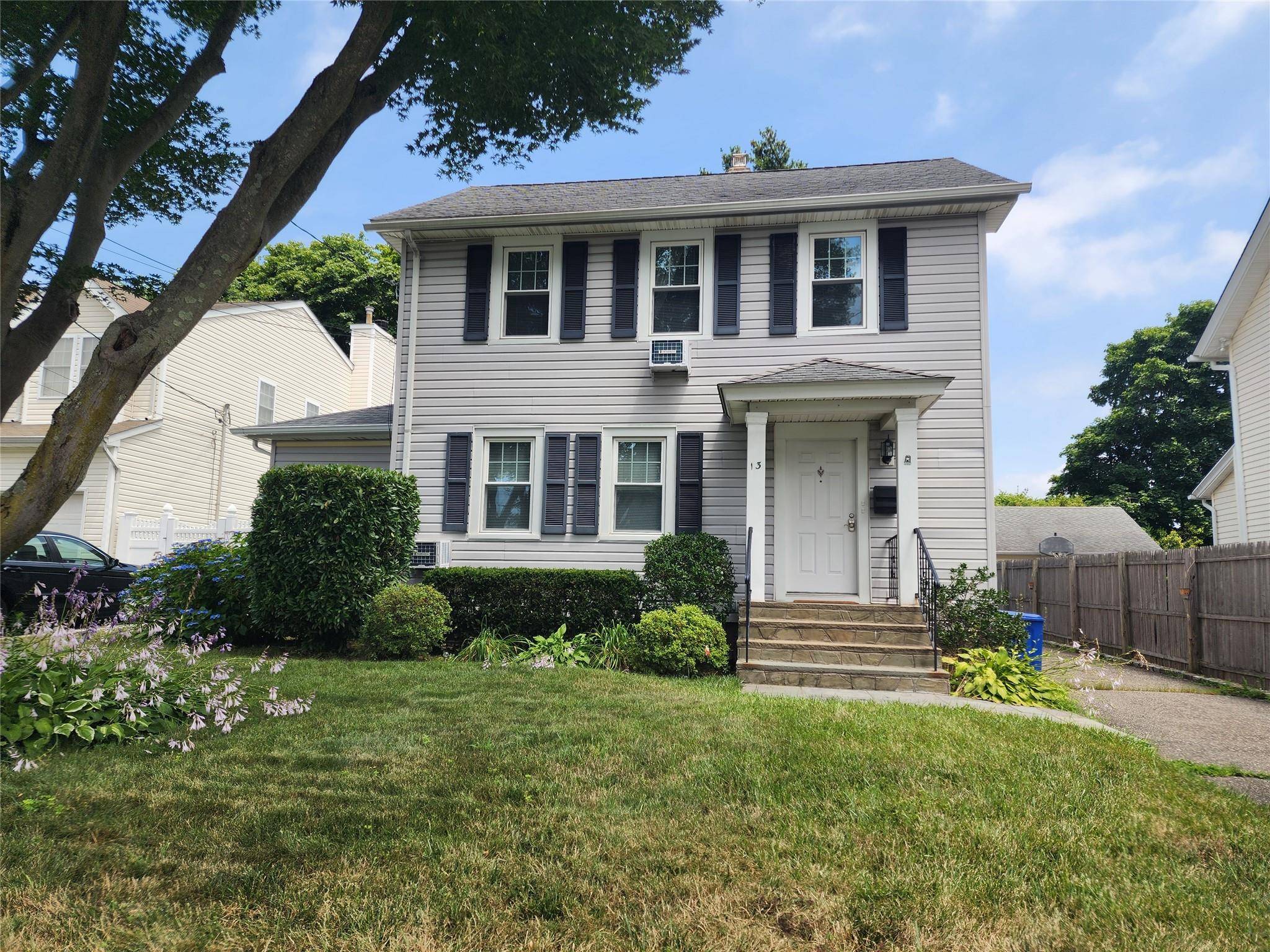 13 Nassau AVE, Glen Cove, NY 11542