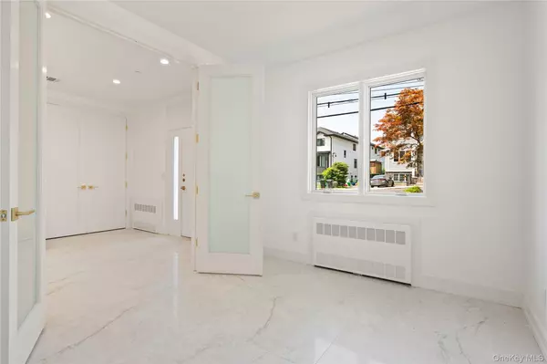 Spring Valley, NY 10977,130 Union RD #201