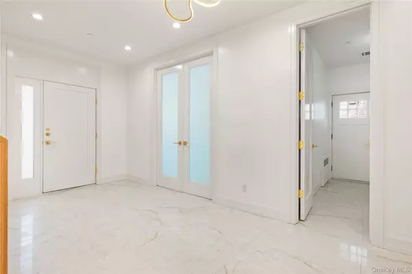 Spring Valley, NY 10977,130 Union RD #201