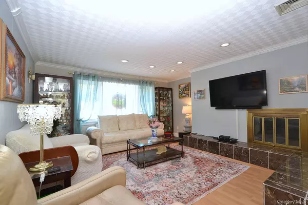 Lake Ronkonkoma, NY 11779,115 Arlington RD